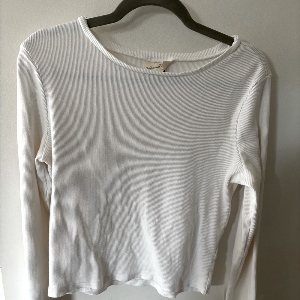 Universal threads large ribbed, white long sleeve top.